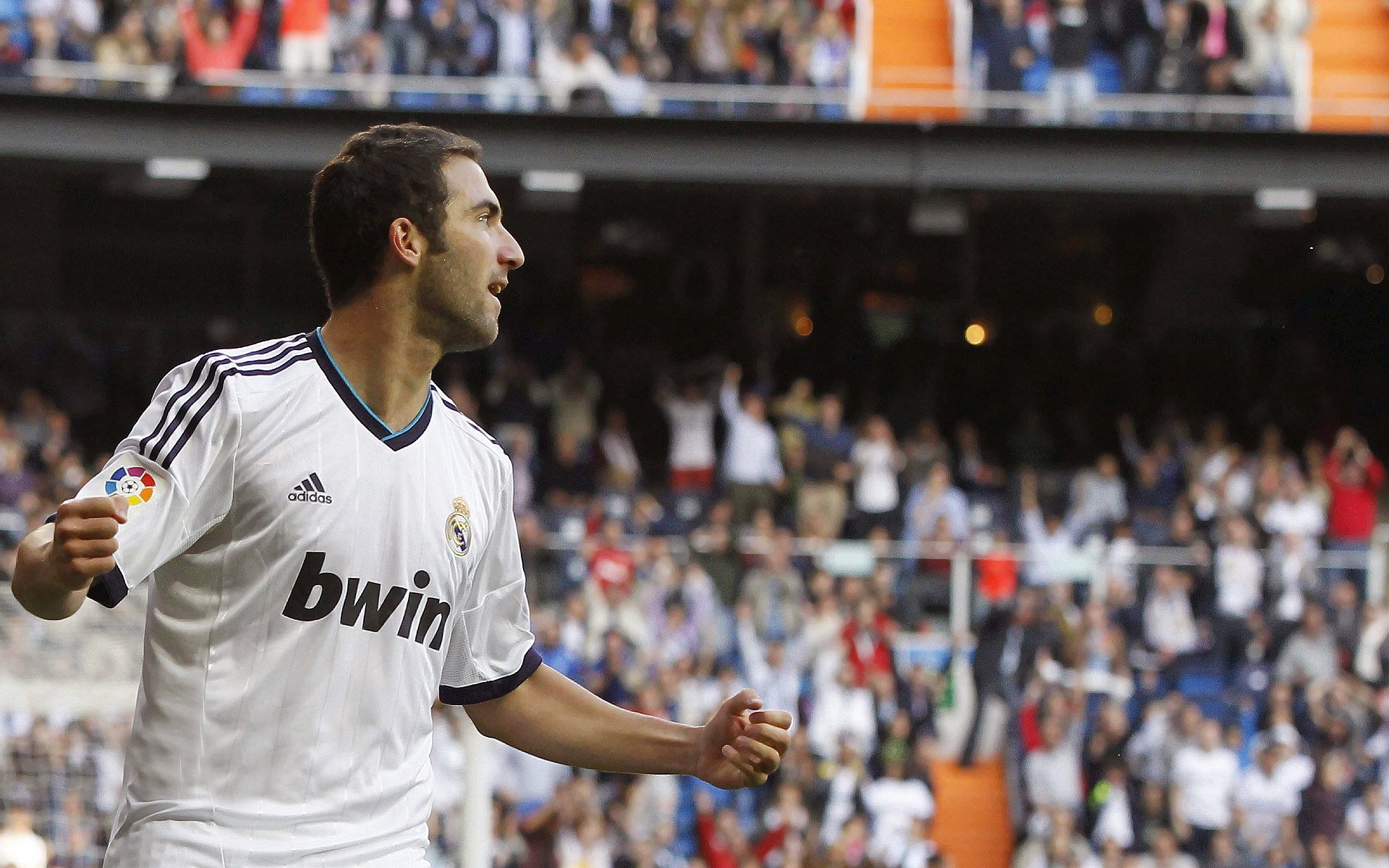 爱游戏入口-德布劳内一剑封喉！莱比锡红牛鏖战几内亚，关键先生从不手软